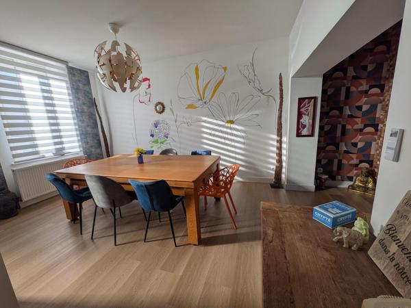 Maison atypique en semi plein pied et semi individuelle avec yourte