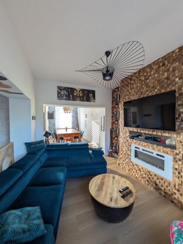 Maison atypique en semi plein pied et semi individuelle avec yourte