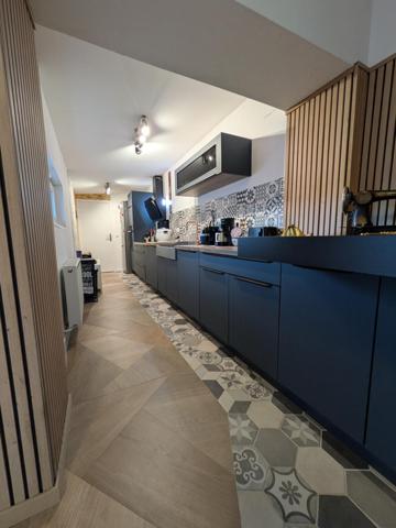 Maison atypique en semi plein pied et semi individuelle avec yourte