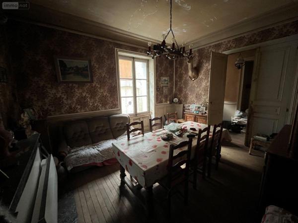 Maison de ville à vendre à Azay-le-Rideau dans l'Indre-et-Loire (37190), ref : 054/115