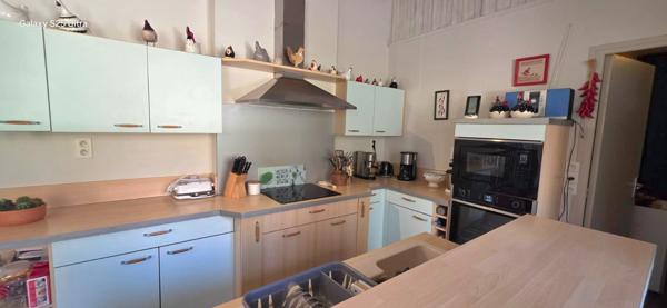 Maison individuelle 5 chambres, avec piscine, sur un terrain de 2791 m²