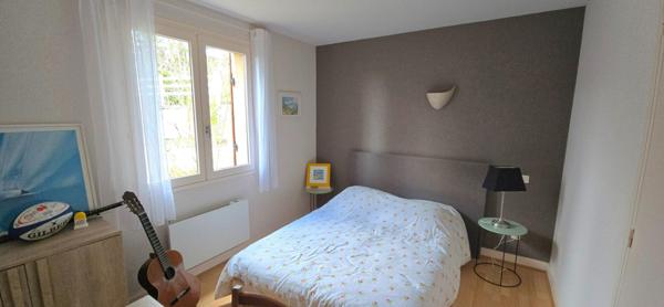 Maison individuelle 5 chambres, avec piscine, sur un terrain de 2791 m²