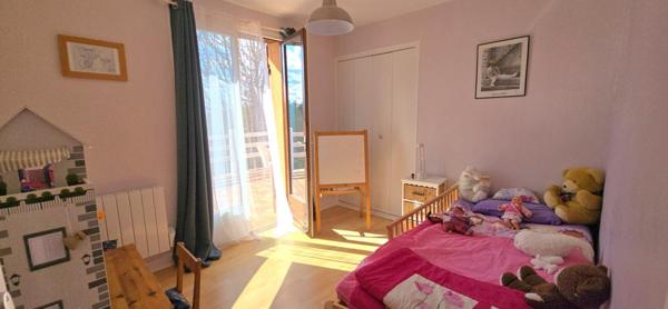 Maison individuelle 5 chambres, avec piscine, sur un terrain de 2791 m²