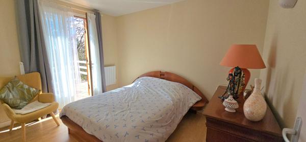 Maison individuelle 5 chambres, avec piscine, sur un terrain de 2791 m²