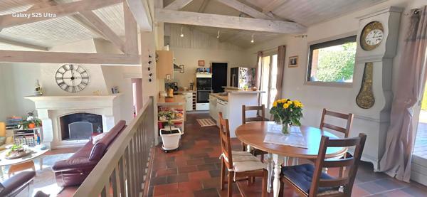 Maison individuelle 5 chambres, avec piscine, sur un terrain de 2791 m²