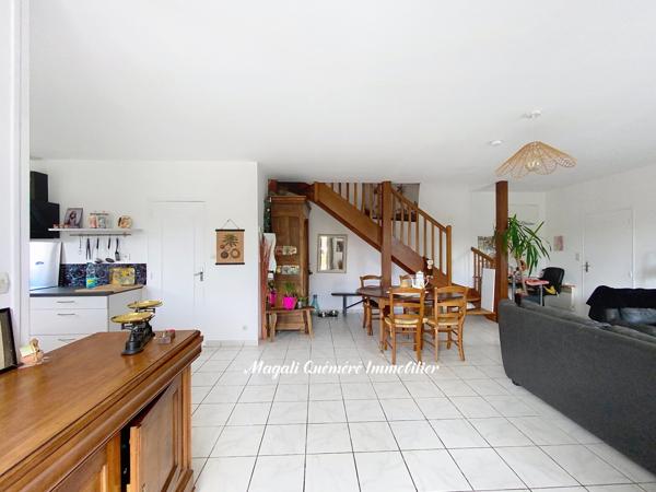 Bédée (35137) Maison 4 pièces centre de Bédée avec dépendances.