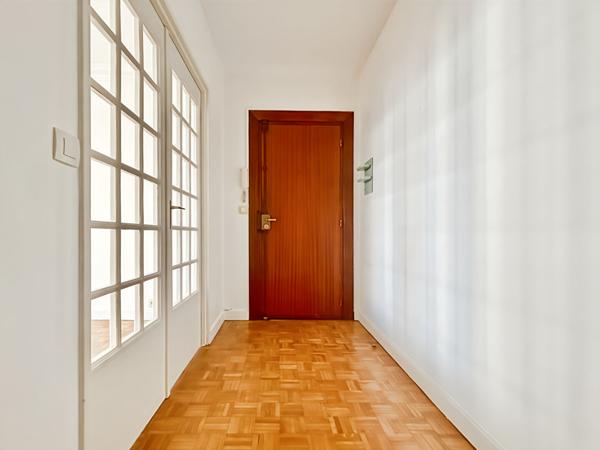 Appartement 3 pièces avec balcon - rue de Silly