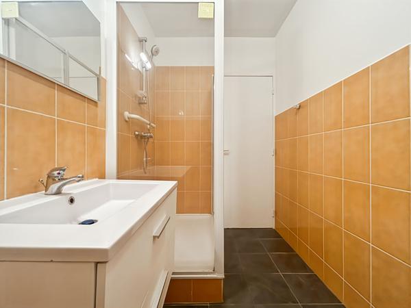 Appartement 3 pièces avec balcon - rue de Silly