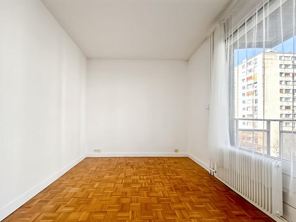 Appartement 3 pièces avec balcon - rue de Silly