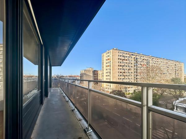 Appartement 3 pièces avec balcon - rue de Silly