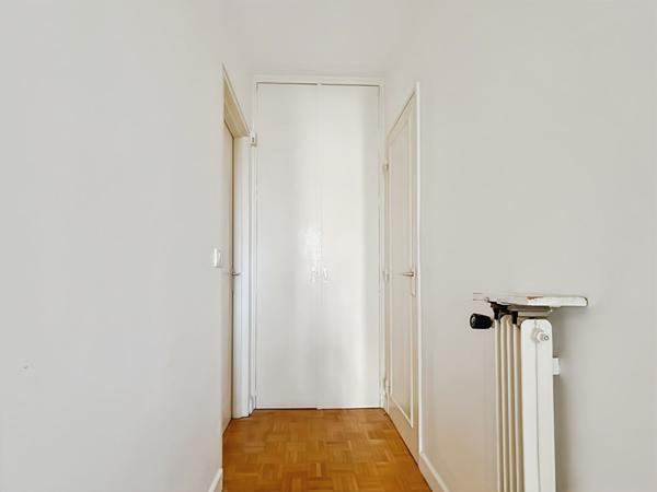 Appartement 3 pièces avec balcon - rue de Silly