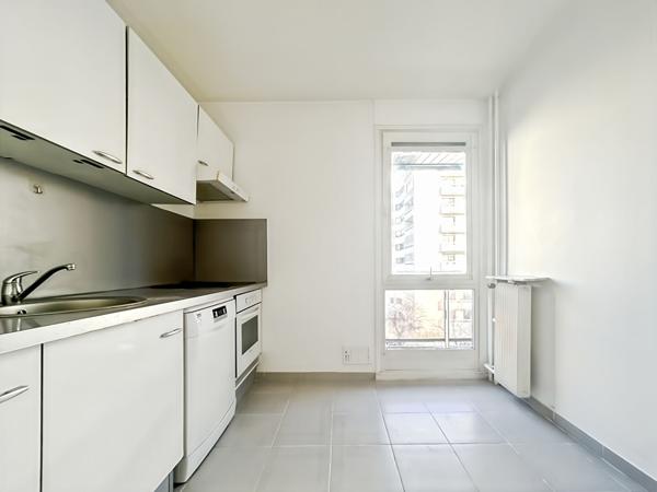 Appartement 3 pièces avec balcon - rue de Silly