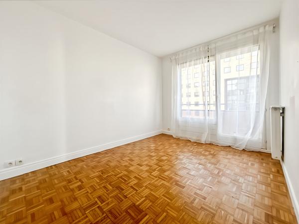 Appartement 3 pièces avec balcon - rue de Silly