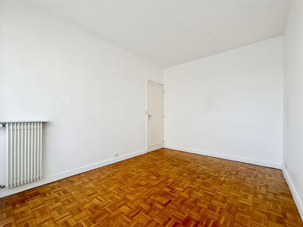 Appartement 3 pièces avec balcon - rue de Silly