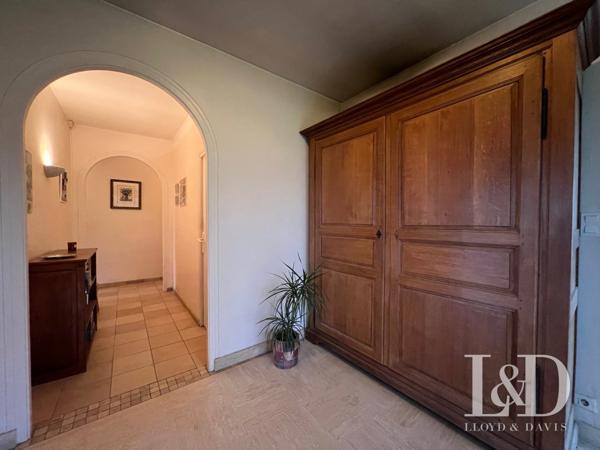 Maison de standing de plain pied et équipements équestres