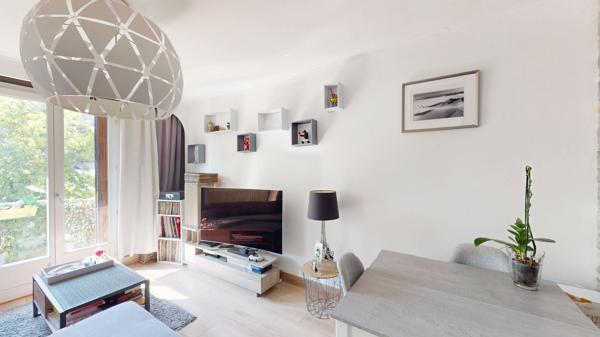 Appartement Clamart 3 pièce(s) 55.65 m2 ; Balcon ; Calme ; Gardien ; Commerces ; Ecoles