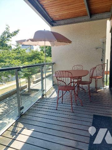 A VENDRE - RENNES (35)  T4 de 98 m² + grand garage + cave + terrasse SUD.
Dans une résidence d...