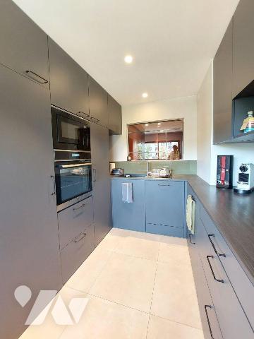 A VENDRE - RENNES (35)  T4 de 98 m² + grand garage + cave + terrasse SUD.
Dans une résidence d...