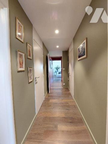 A VENDRE - RENNES (35)  T4 de 98 m² + grand garage + cave + terrasse SUD.
Dans une résidence d...