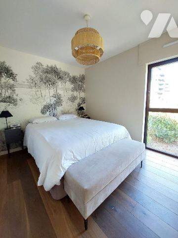 A VENDRE - RENNES (35)  T4 de 98 m² + grand garage + cave + terrasse SUD.
Dans une résidence d...