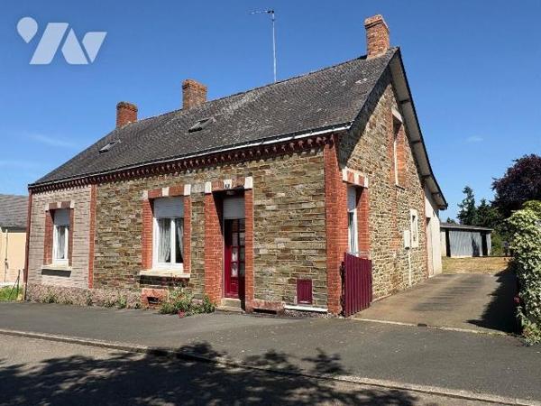 Découvrez cette maison de bourg à rénover.
Au rez-de-chaussée, vous trouverez un espace cuisin...