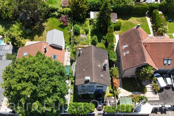 LE CHESNAY - MAISON 115 M² HABITABLES - 126 M² UTILES - 169 M² AU SOL - A RENOVER - TERRAIN 454 M²