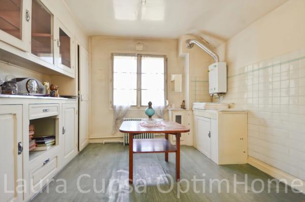 LE CHESNAY - MAISON 115 M² HABITABLES - 126 M² UTILES - 169 M² AU SOL - A RENOVER - TERRAIN 454 M²