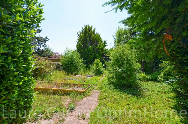 LE CHESNAY - MAISON 115 M² HABITABLES - 126 M² UTILES - 169 M² AU SOL - A RENOVER - TERRAIN 454 M²