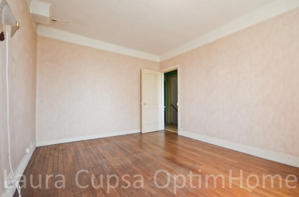 LE CHESNAY - MAISON 115 M² HABITABLES - 126 M² UTILES - 169 M² AU SOL - A RENOVER - TERRAIN 454 M²