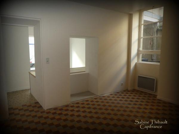 Dpt Sarthe (72), à vendre LE LUDE immeuble de rapport 9 pièces