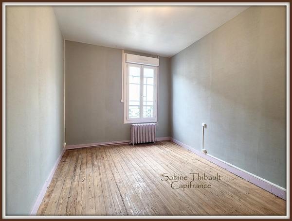 Dpt Sarthe (72), à vendre LE LUDE immeuble de rapport 9 pièces