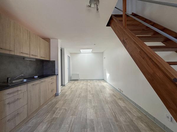 À vendre : maison divisée en 2 logements - quartier Belle-Beille à Angers