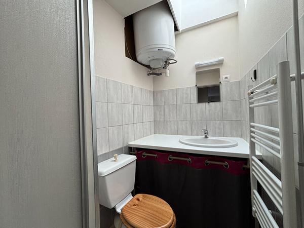 À vendre : maison divisée en 2 logements - quartier Belle-Beille à Angers