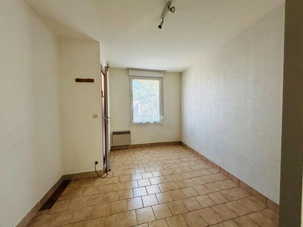 À vendre : maison divisée en 2 logements - quartier Belle-Beille à Angers