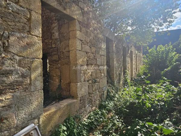 Vente                                                      Maison
                        
                     2 pièces                      35 m2                     à Guingamp