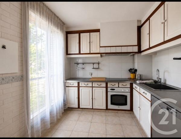 Appartement T4 à vendre  4 pièces - 66,70 m 2   MARSEILLE  - 13012