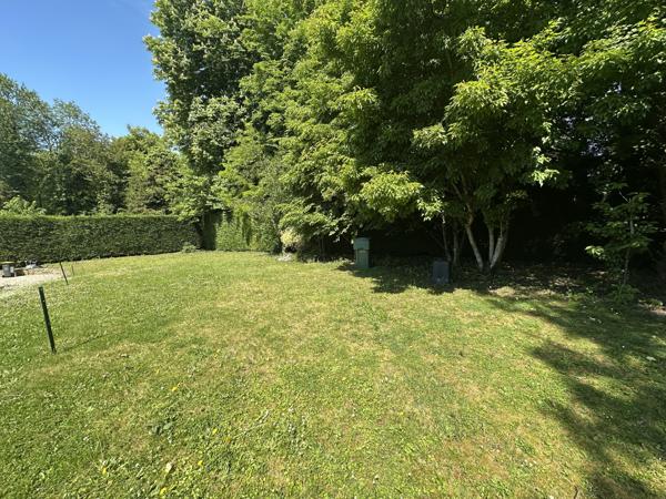 Terrain
        
        - 446 m² Exclusivité 80 300 € *