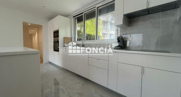 Location Appartement meublé 5 pièces 120.15 m² - Chatou 78400