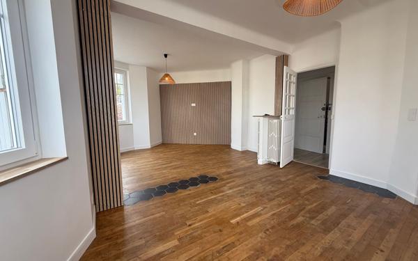 Appartement à louer    2 pièces • 59 m2 Laon
