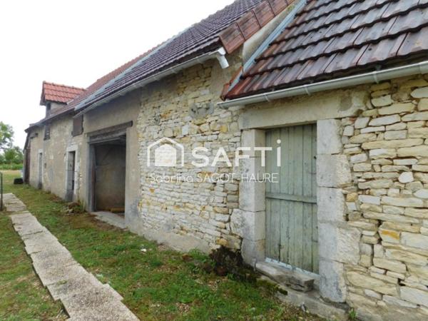 Longère sur parc de 2460m2 avec grange et garage