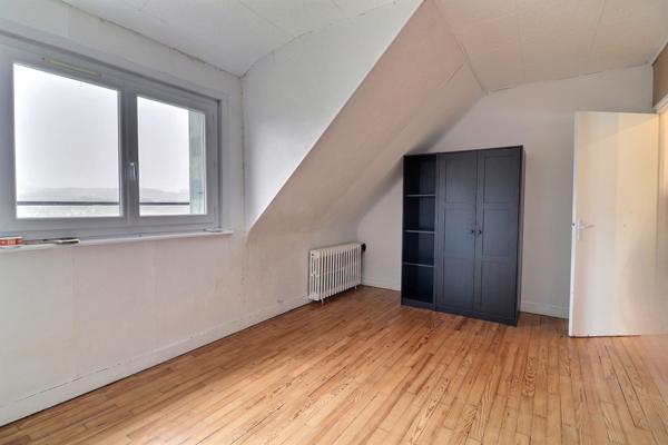 Landerneau (29800) A VENDRE MAISON DE TYPE 5 SUR TERRAIN DE 430 m2