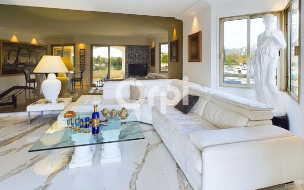 Appartement à vendre    3 pièces • 80,50 m2 Mandelieu-la-Napoule