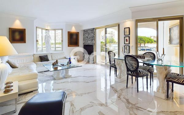 Appartement à vendre    3 pièces • 80,50 m2 Mandelieu-la-Napoule