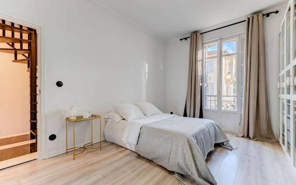 Maison à vendre    6 pièces • 155 m2 Nice