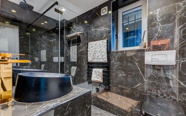 Maison à vendre    6 pièces • 155 m2 Nice