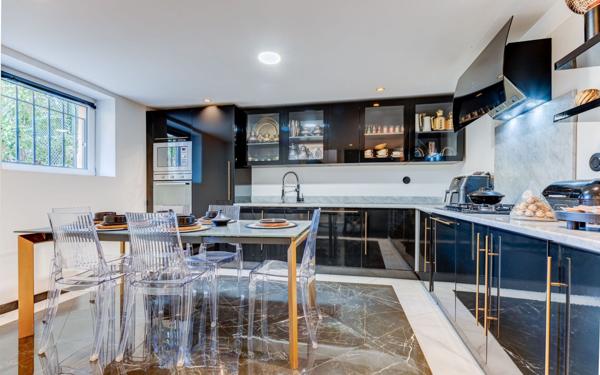 Maison à vendre    6 pièces • 155 m2 Nice