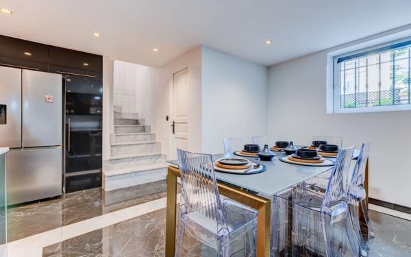 Maison à vendre    6 pièces • 155 m2 Nice