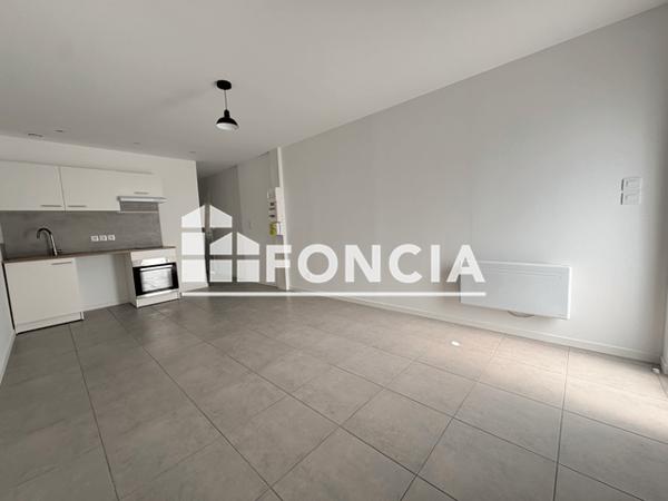 Location Appartement 2 pièces 37.53 m² - 63 avenue Emilie de Villeneuve Castres 81100