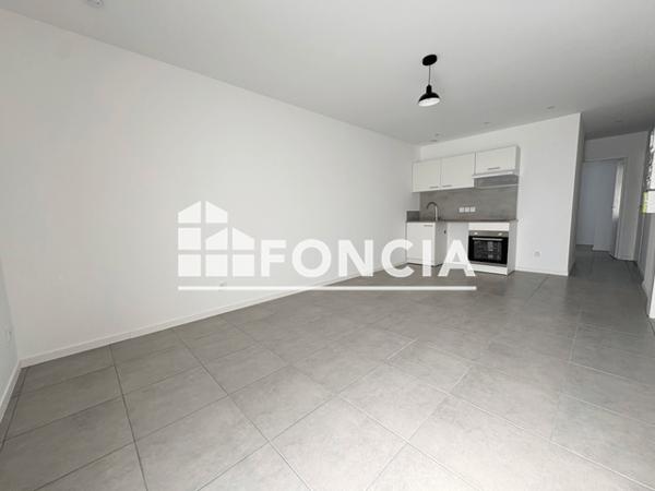 Location Appartement 2 pièces 37.53 m² - 63 avenue Emilie de Villeneuve Castres 81100