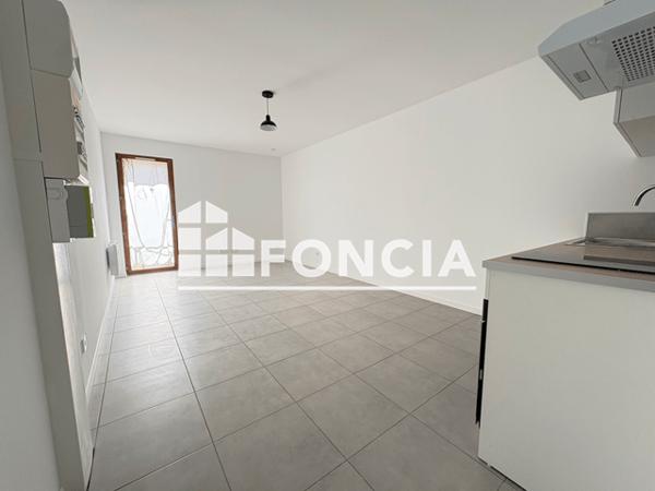 Location Appartement 2 pièces 37.53 m² - 63 avenue Emilie de Villeneuve Castres 81100